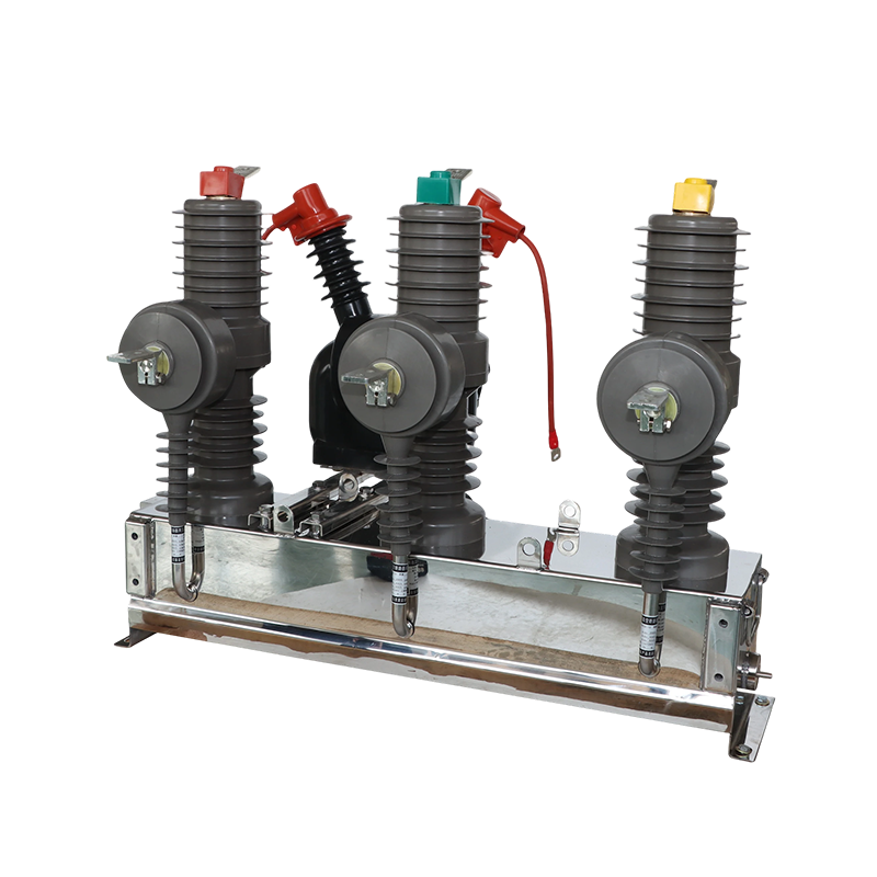 Máy cắt chân không ngoài trời ZW32 để phân phối điện áp trung thế gắn cực